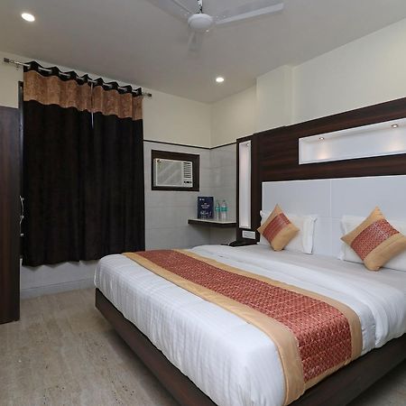 Oyo 11594 Hotel Tvs Нью-Дели Экстерьер фото
