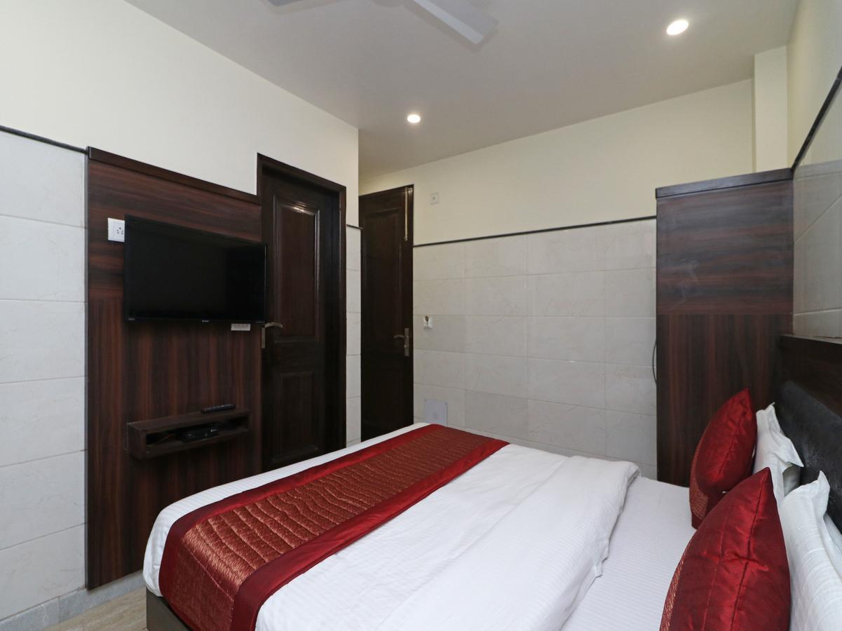 Oyo 11594 Hotel Tvs Нью-Дели Экстерьер фото