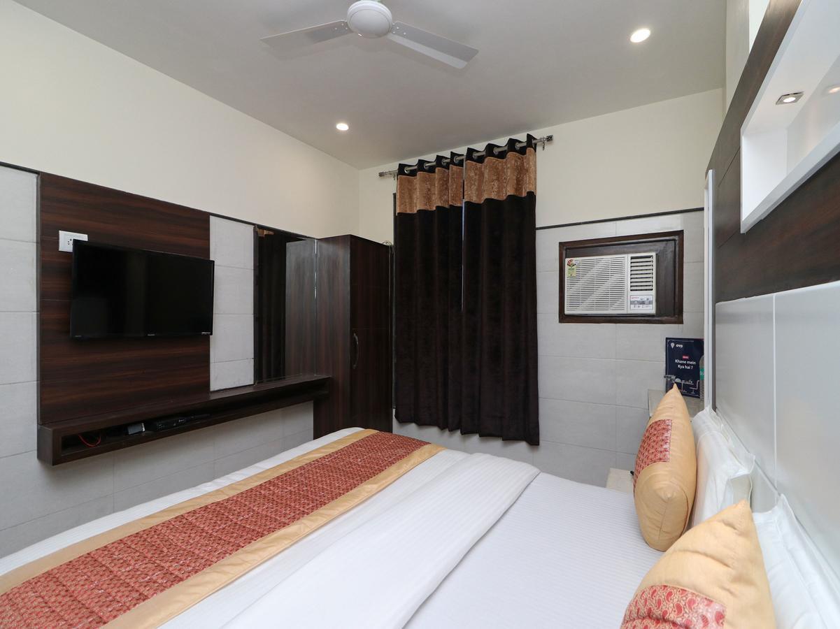 Oyo 11594 Hotel Tvs Нью-Дели Экстерьер фото