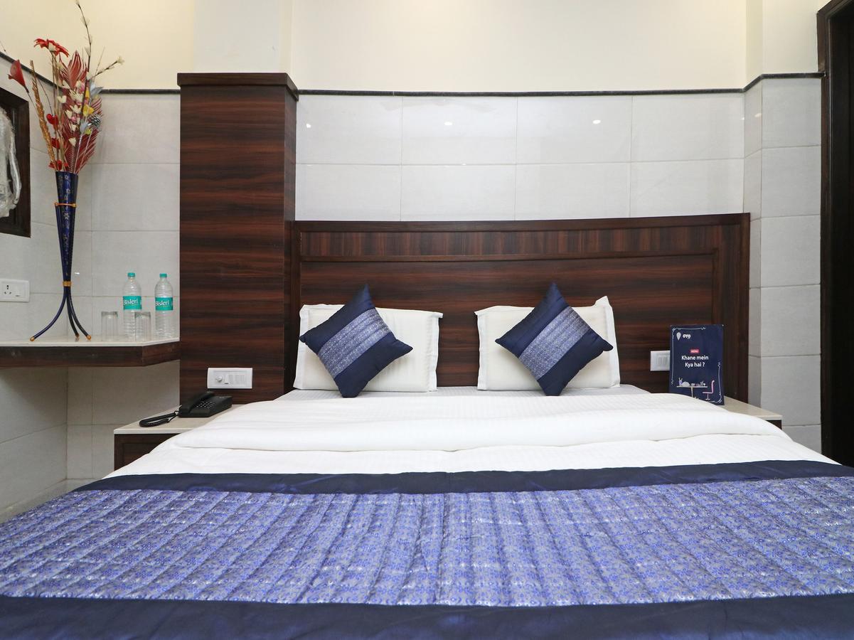 Oyo 11594 Hotel Tvs Нью-Дели Экстерьер фото