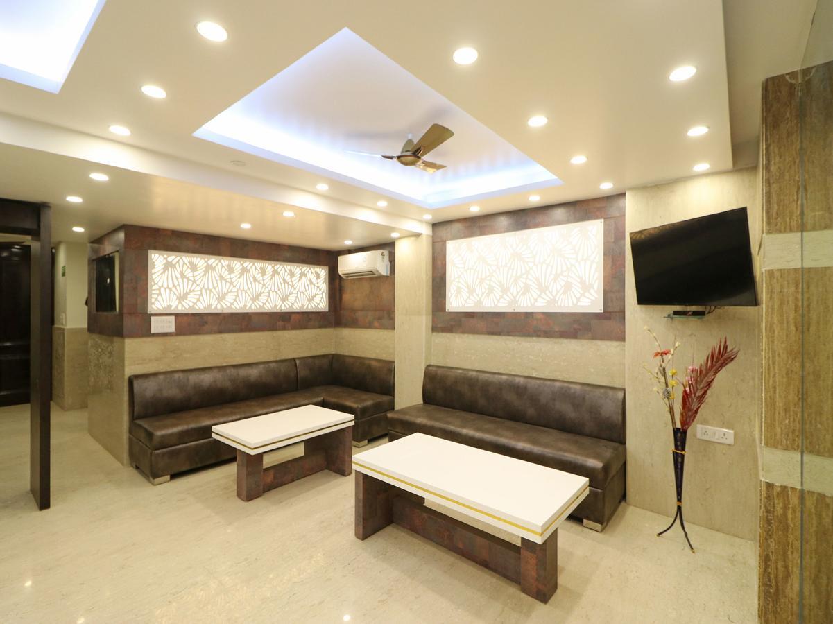 Oyo 11594 Hotel Tvs Нью-Дели Экстерьер фото