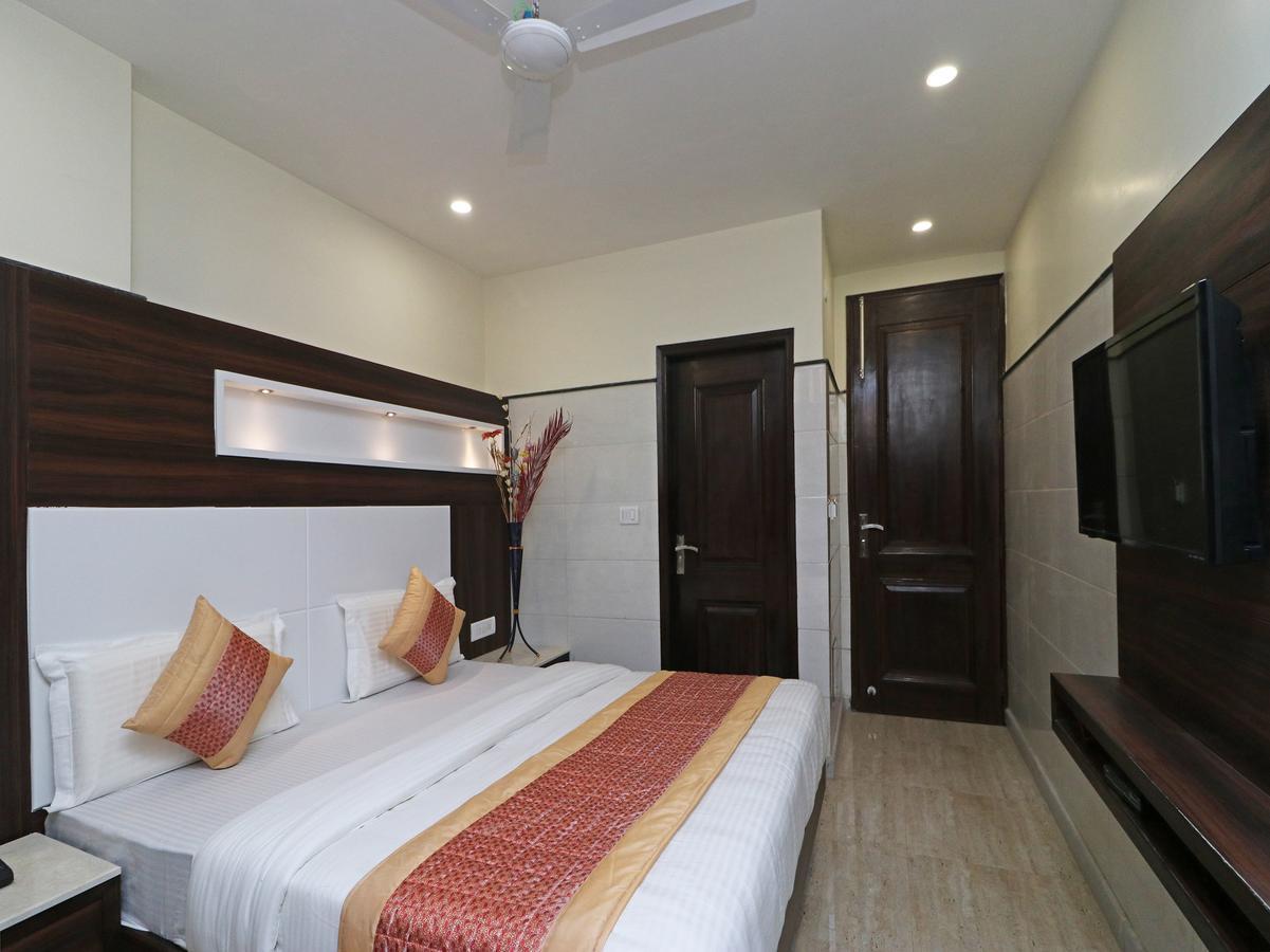 Oyo 11594 Hotel Tvs Нью-Дели Экстерьер фото
