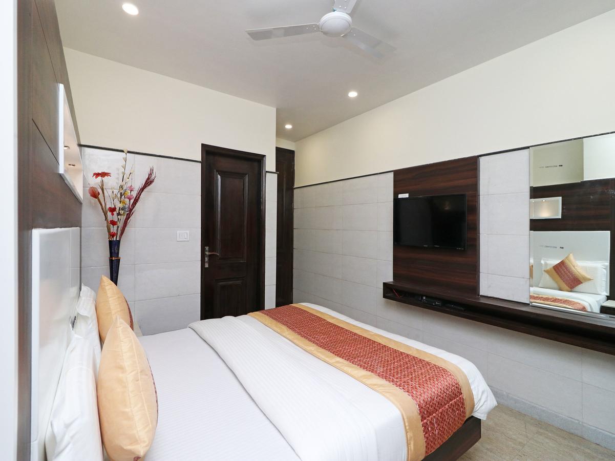 Oyo 11594 Hotel Tvs Нью-Дели Экстерьер фото